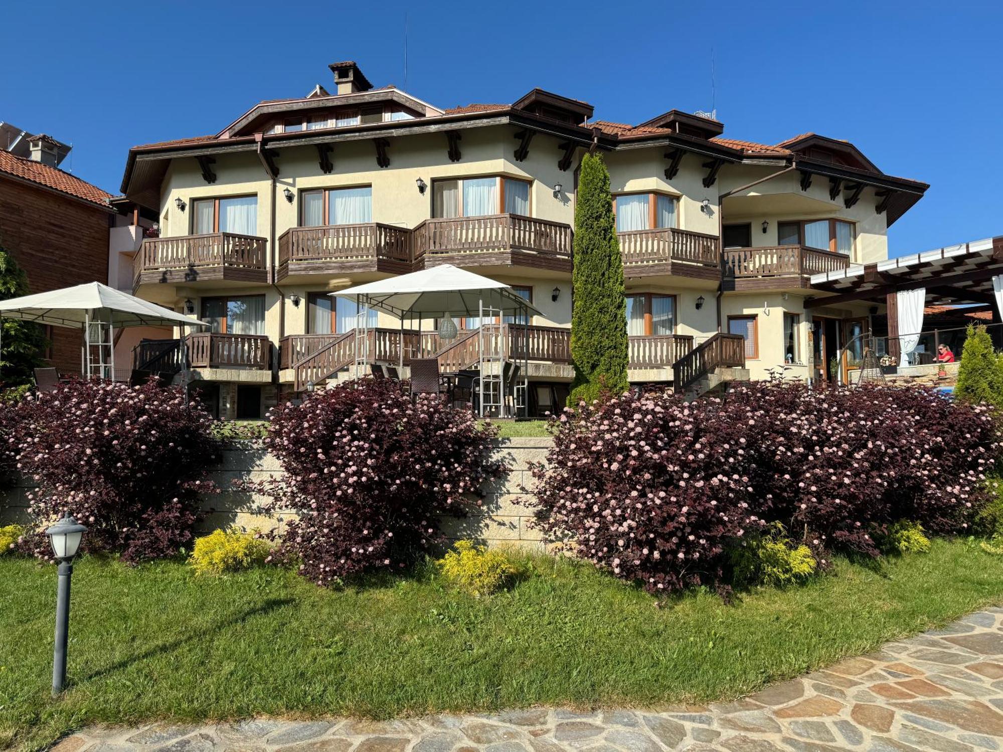 Family Hotel Eterno Tsigov Chark Exteriör bild